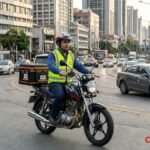 Motoboy para entrega de cartões bancários: segurança e agilidade essenciais